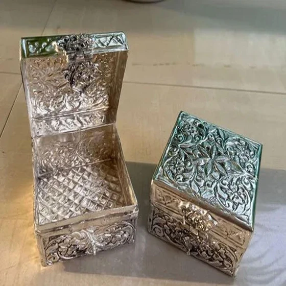 german-handicrafts-silver-box-2.webp