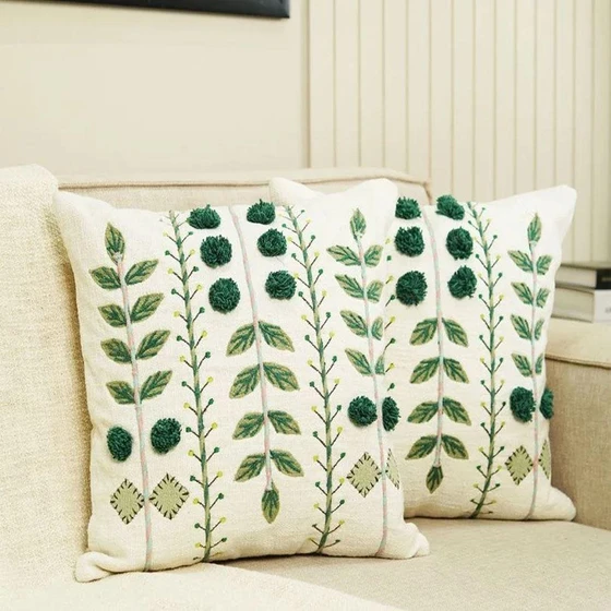 cushion-embroidered-covers-2.webp