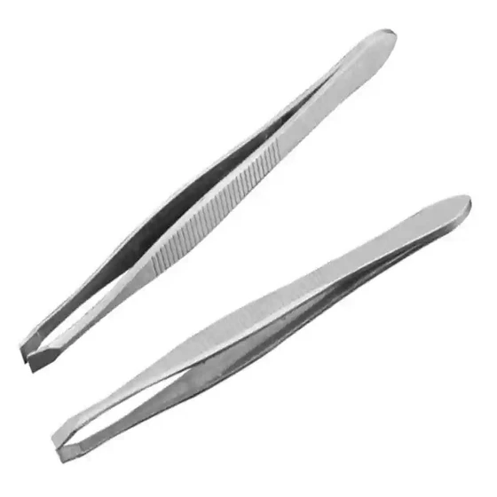 eyebrow-tweezers-2.webp