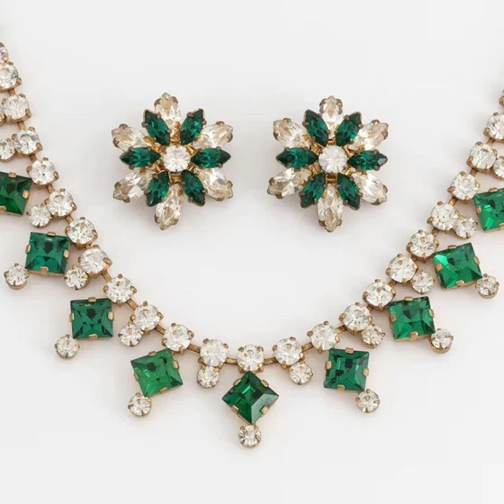 costume-jewellery-2.webp