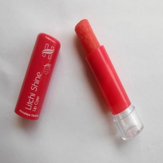 lip-litchi-balm-2.webp