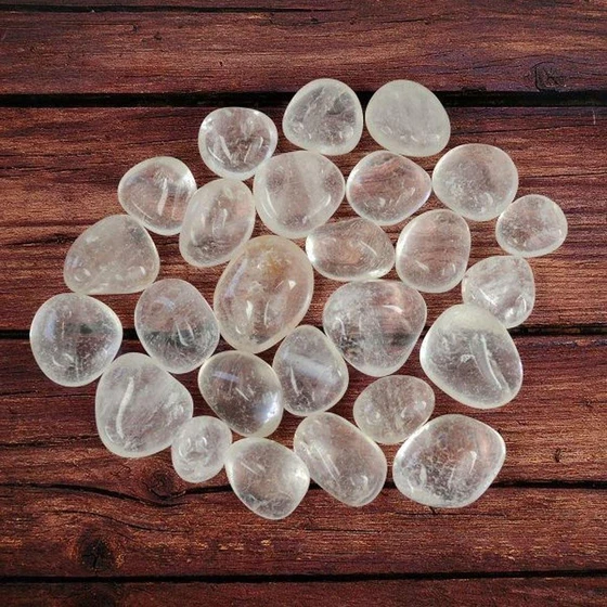 tumbled-clear-quartz-stone-2.webp