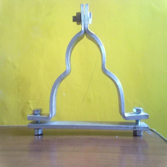 trefoil-nylon-clamp-2.webp