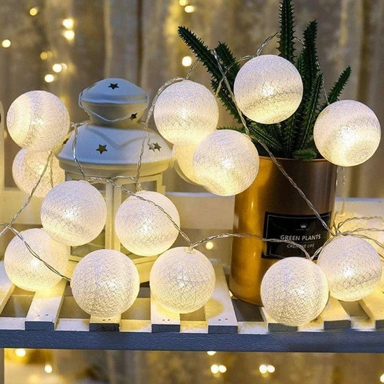 white-ball-string-light-2.webp
