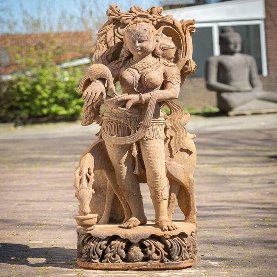 dancing-lady-statue-2.webp