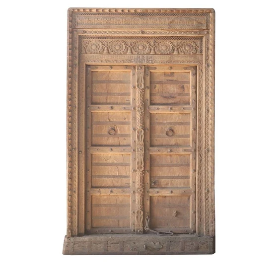 vintage-wooden-door-2.webp
