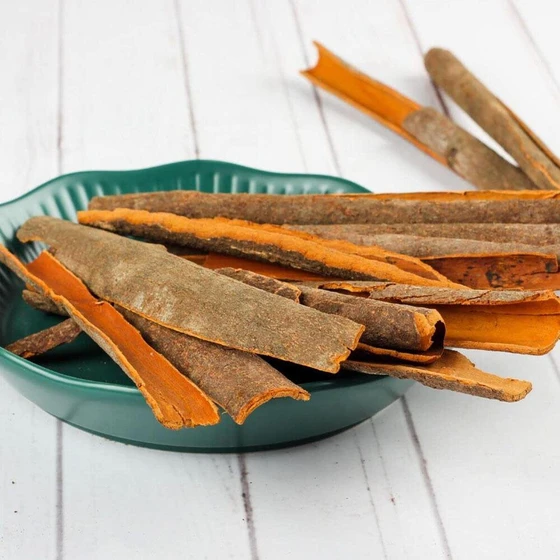 brown-fresh-cinnamon-2.webp
