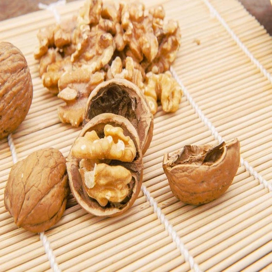 healthy-walnut-2.webp