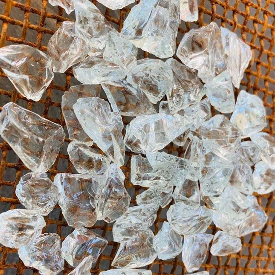 glossy-quartz-lumps-2.webp