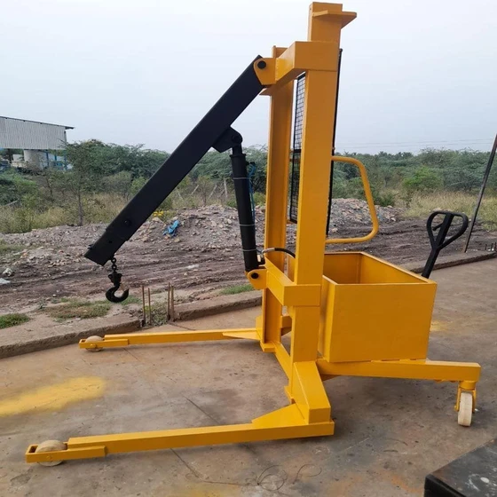 manual-mobile-floor-crane-2.webp