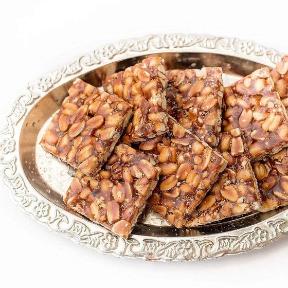 peanuts-tasty-chikki-1.webp