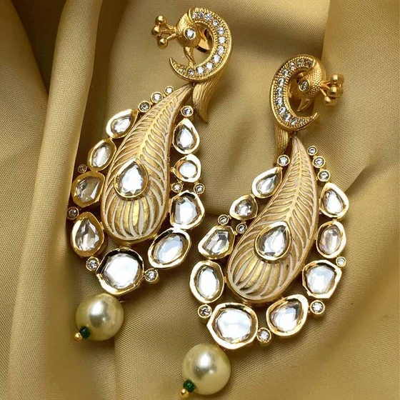 antique-kundan-earrings-2.webp