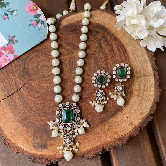 victorian-pendant-set-2.webp