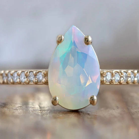 pear-cut-opal-1.webp