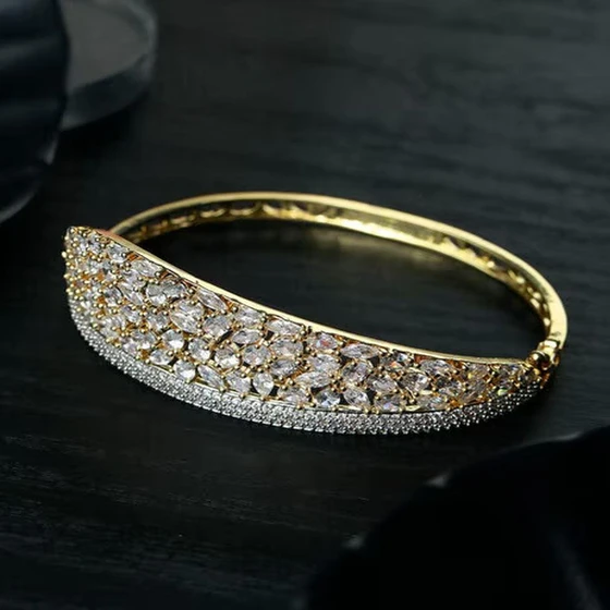 american-diamond-bracelet-2.webp
