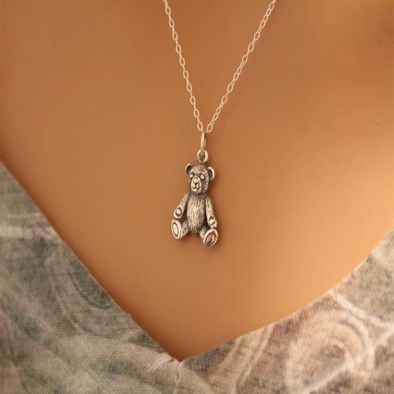 silver-teddy-pendant-2.webp
