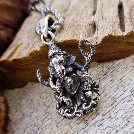 silver-ganesh-pendant-2.webp