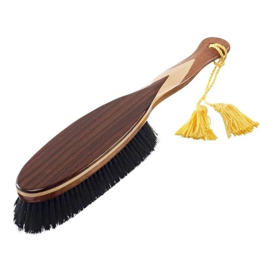deluxe-garment-brush-2.webp