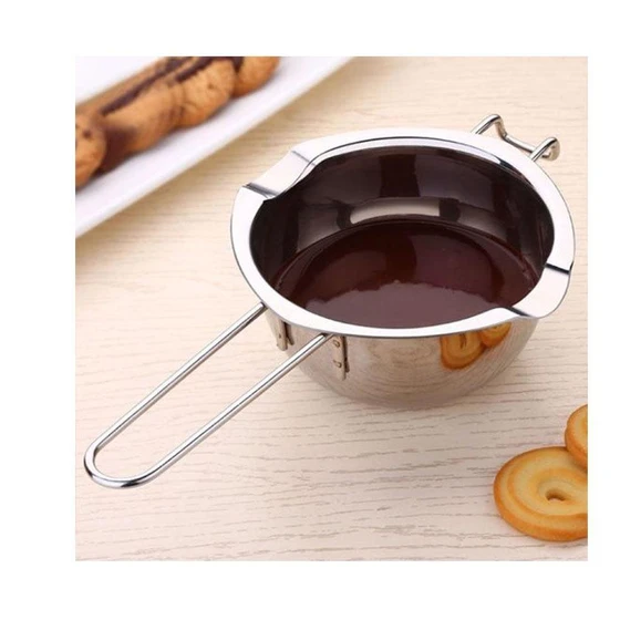 chocolate-fondue-melting-pot-2.webp