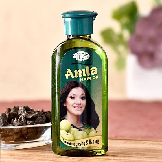 green-amla-hair-oil-2.webp