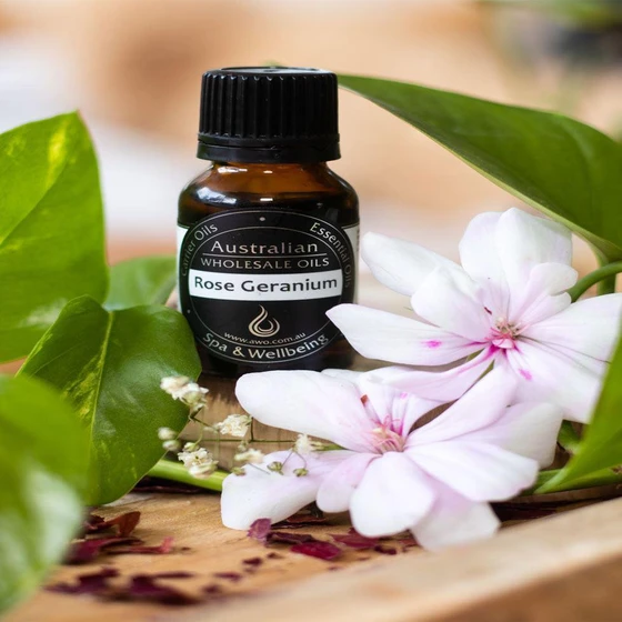 geranium-essential-oil-2.webp