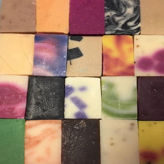 multicolor-organic-soap-2.webp