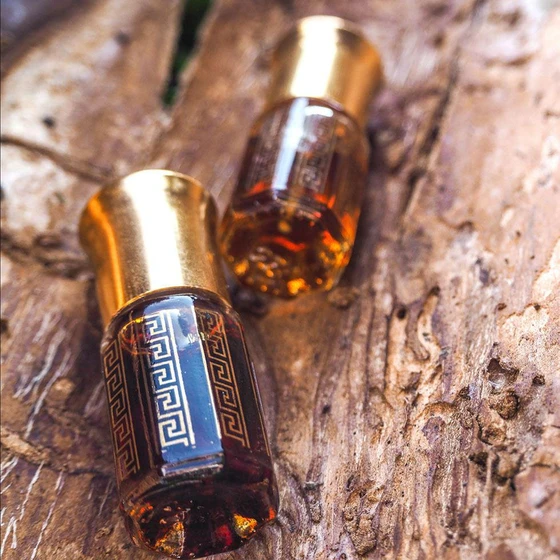 natural-oud-oil-2.webp