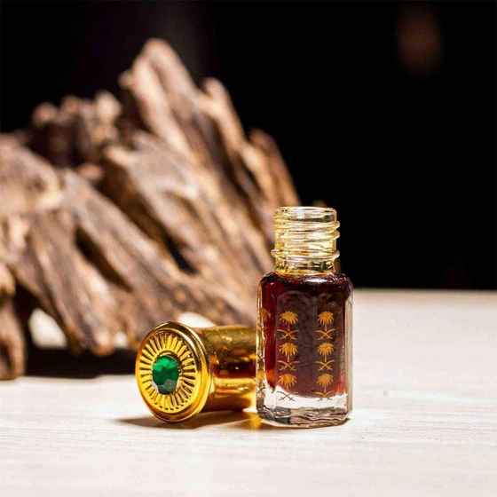 wood-oud-oil-2.webp