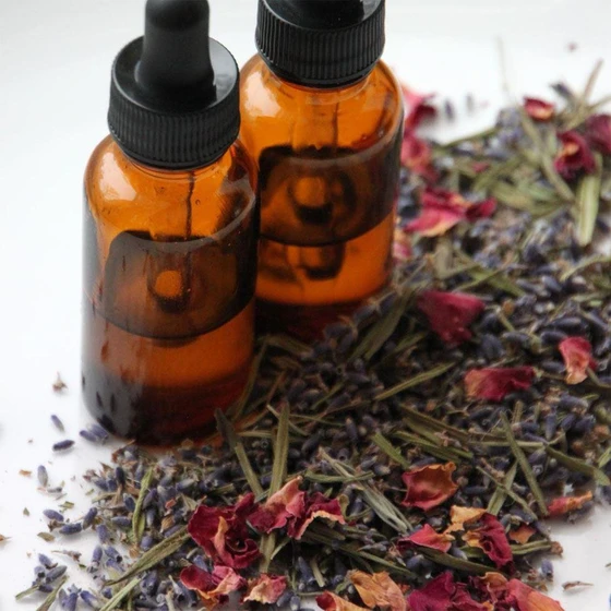 liquid-essential-oil-2.webp