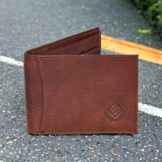 mens-brown-leather-wallet-2.webp