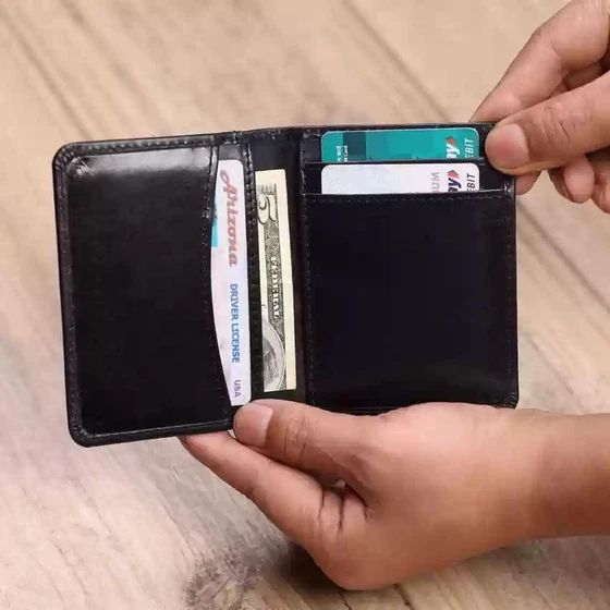 leather-rfid-card-holder-2.webp