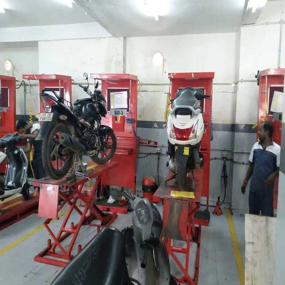 two-wheeler-bikes-service-2.webp