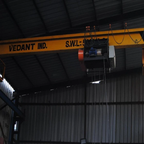 load-hot-crane-1.webp