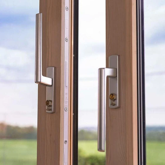 window-wooden-handle-2.webp