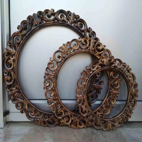 antique-frame-design.webp
