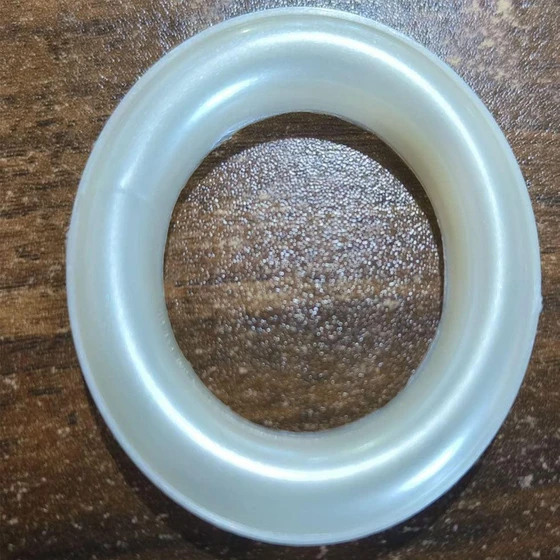 female-curtain-rings-2.webp