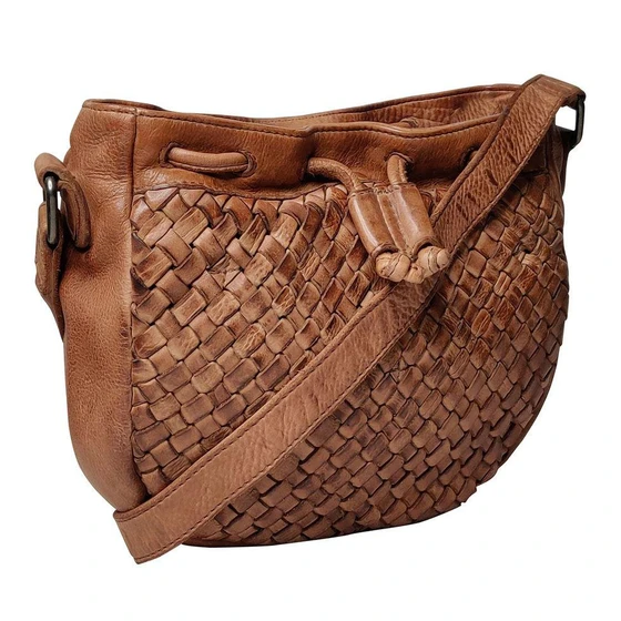 women-leather-shoulder-bag-2.webp