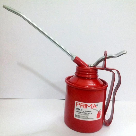 red-oil-can-2.webp