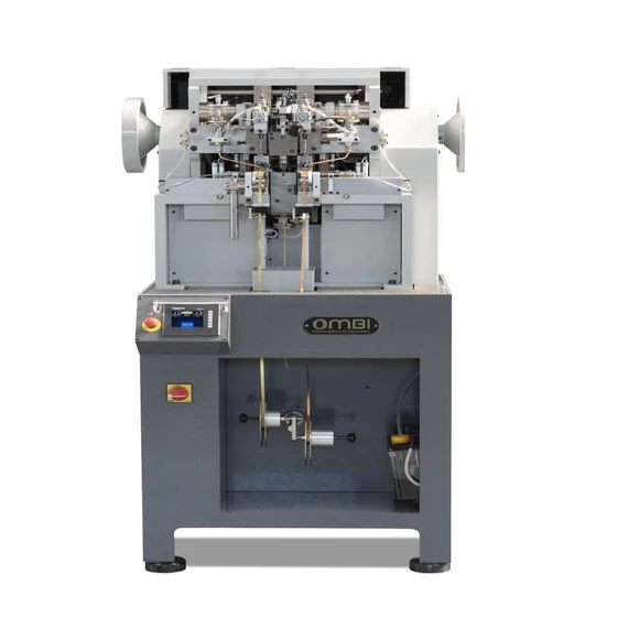 making-chain-machine-2.webp