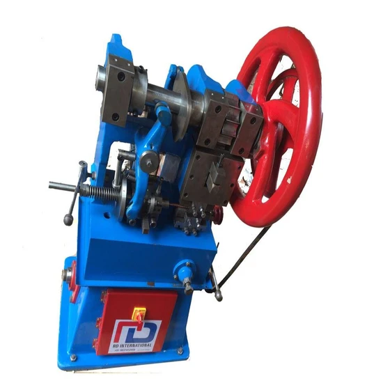 making-gold-machine-2.webp