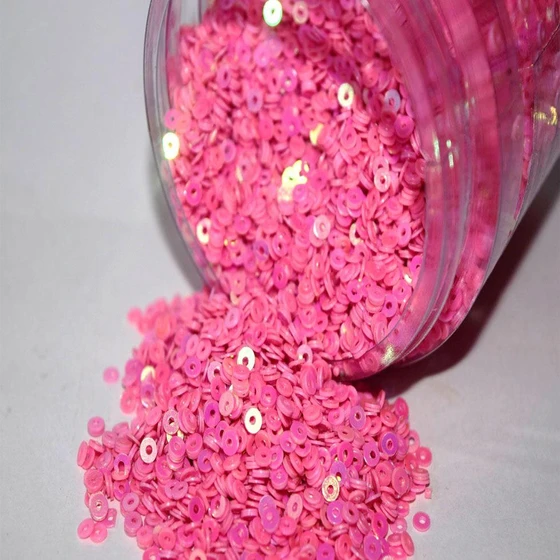 diamond-cup-sequins-2.webp