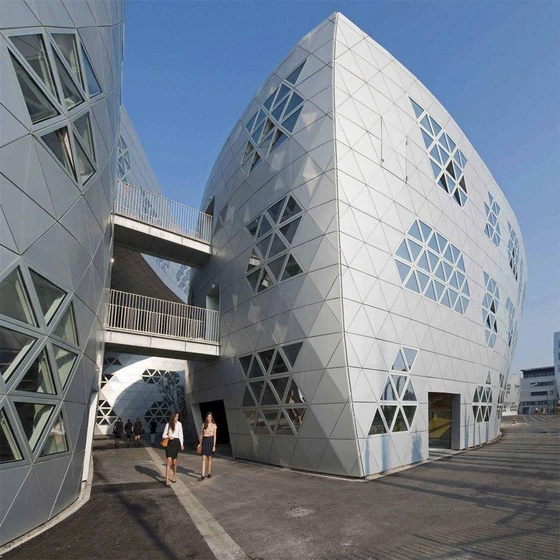 polished-aluminium-composite-panel-2.webp