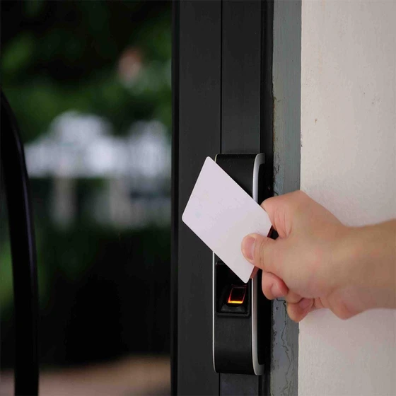 swipe-card-door-locks-2.webp