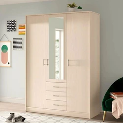 Bedroom Readymade Almirah, Classic finishing
