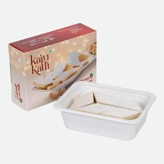 small-plastic-box-for-sweets-2.webp