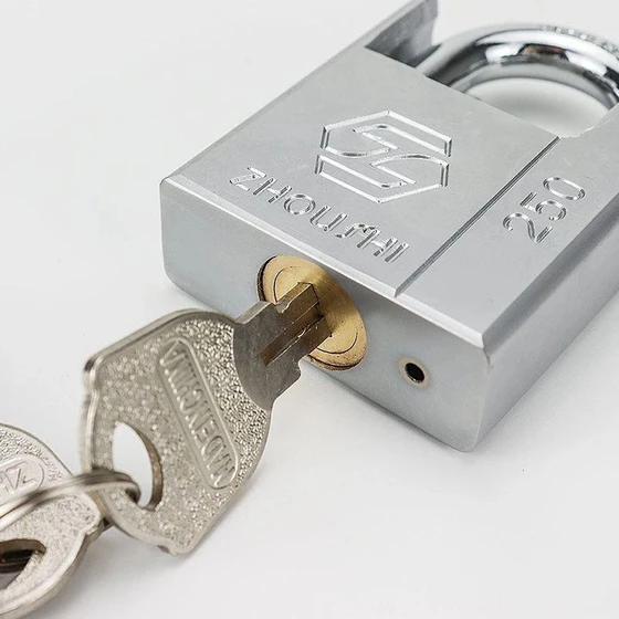 square-beam-padlock-2.webp