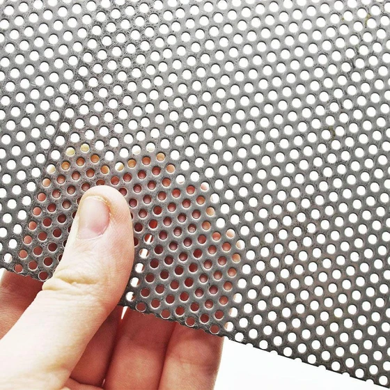 304-stainless-steel-perforated-sheet-2.webp