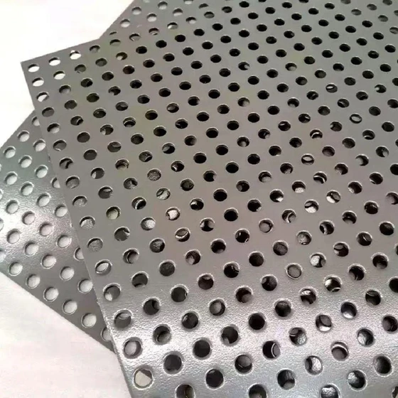 304h-stainless-steel-perforated-sheet-2.webp