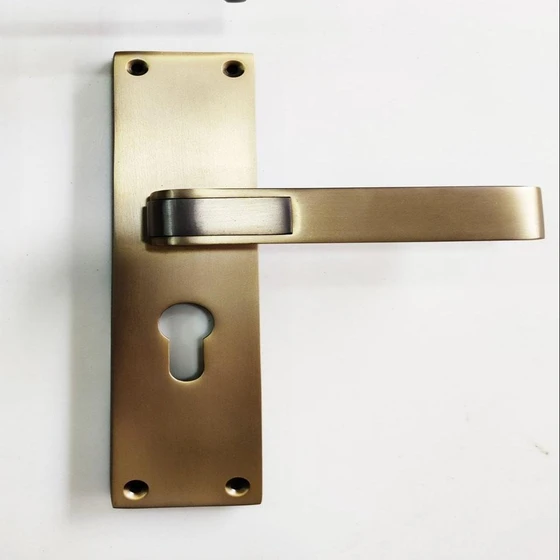 antique-lock-doors-2.webp