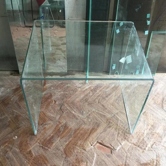 bend-glass-transparent-1.webp